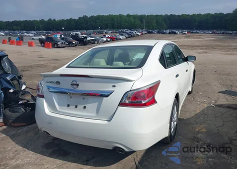 2015 Nissan Altima 2.5 S z USA, uszkodzony, nr VIN 1N4AL3AP5FC165970